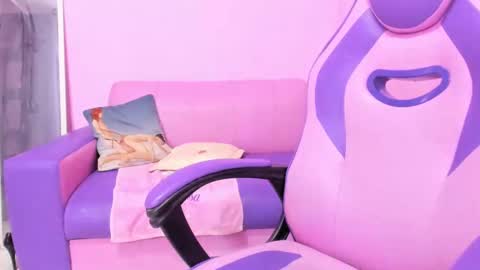 Snapshot of mature_bitch_monster_ass chatting on September 13, 4:07 pm call me mommy online show from September 13, 4:07 pm