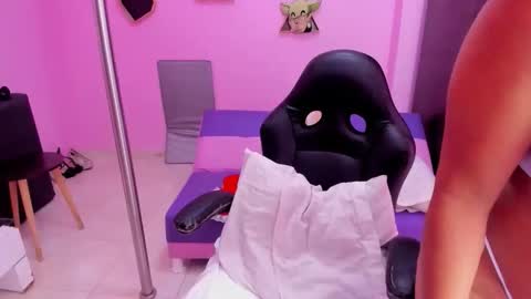 call me mommy online show from April 11, 11:58 am