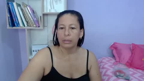 Snapshot of mature_martina_ chatting on November 2, 12:18 pm Martina online show from November 2, 12:18 pm