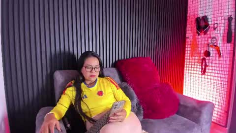 Snapshot of mature_naughty_x chatting on June 13, 3:26 am DEBORA online show from June 13, 3:26 am