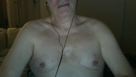 Snapshot of maturehotman chatting on January 7, 6:16 am maturehotman online show from January 7, 6:16 am