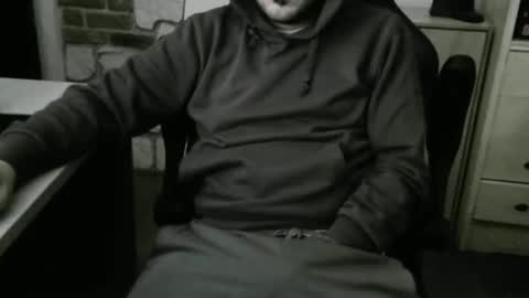 Snapshot of maty_212121 chatting on December 11, 1:37 am Mattias online show from December 11, 1:37 am