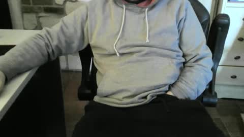 Snapshot of maty_212121 chatting on December 12, 11:18 am Mattias online show from December 12, 11:18 am