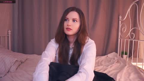 Snapshot of maudhaskell chatting on February 2, 4:00 pm Lily online show from February 2, 4:00 pm