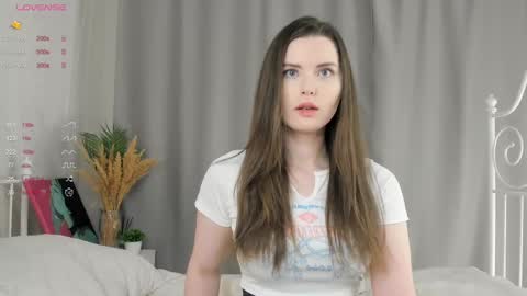 Snapshot of maudhaskell chatting on February 26, 7:16 pm Lily online show from February 26, 7:16 pm