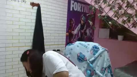 maurakloss303av online show from January 9, 5:37 pm