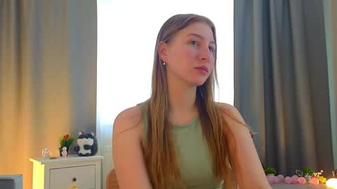 maureencoombs online show from April 17, 4:26 am