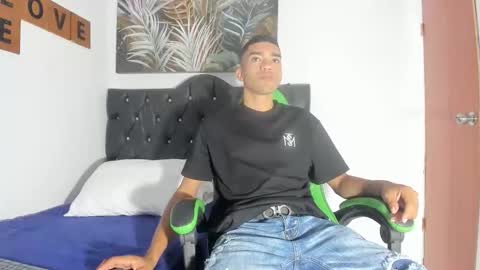 Snapshot of mauricio_smiith chatting on March 2, 2:14 am MAURICIO online show from March 2, 2:14 am