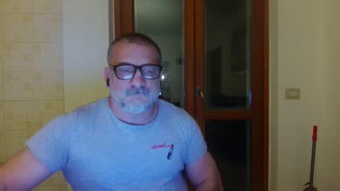 mauro1971 online show from April 13, 11:54 pm