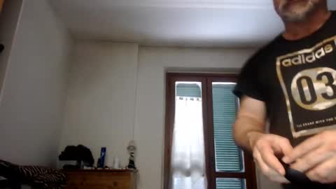 mauro1971 online show from April 16, 1:01 pm