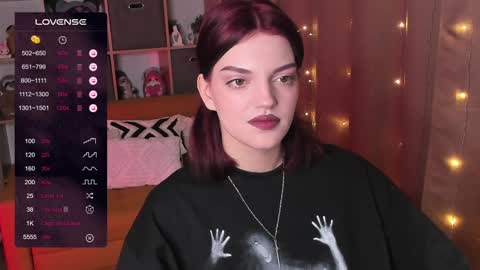 Snapshot of mavis_crystal chatting on December 8, 9:30 pm Mavis online show from December 8, 9:30 pm