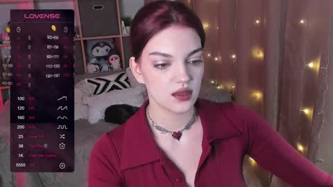 Snapshot of mavis_crystal chatting on December 20, 9:17 pm Mavis online show from December 20, 9:17 pm