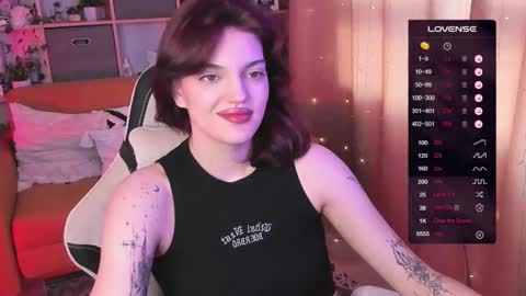 Snapshot of mavis_crystal chatting on March 7, 1:29 pm Mavis online show from March 7, 1:29 pm