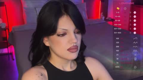 Snapshot of mavis_crystal chatting on December 13, 9:09 pm Mavis online show from December 13, 9:09 pm