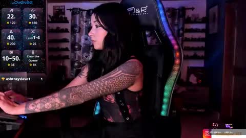 Hilary online show from December 3, 10:41 pm