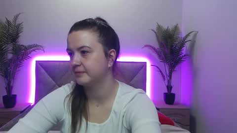 Snapshot of mavkacute chatting on November 9, 7:12 pm MavkaCute online show from November 9, 7:12 pm