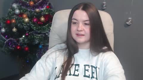 Snapshot of mavkacute chatting on December 17, 7:09 pm MavkaCute online show from December 17, 7:09 pm