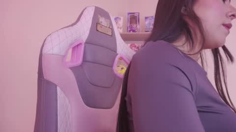 Snapshot of mavy_ chatting on February 12, 8:37 pm MAVY online show from February 12, 8:37 pm