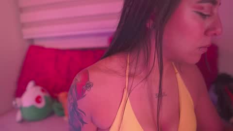 Snapshot of mavy_ chatting on February 21, 9:21 am MAVY online show from February 21, 9:21 am