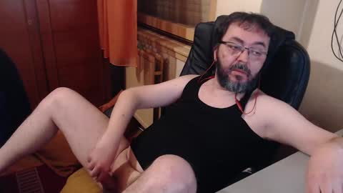 Max online show from January 12, 4:18 pm