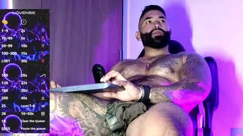 Snapshot of max__prada chatting on October 7, 2:20 am max__prada online show from October 7, 2:20 am