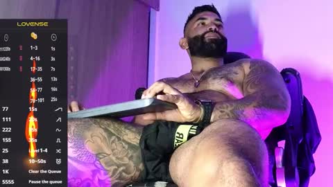 Snapshot of max__prada chatting on November 13, 2:21 am max__prada online show from November 13, 2:21 am