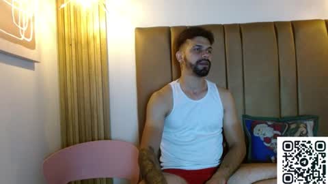 Snapshot of max_ashley_mds chatting on June 14, 1:35 pm Max Ashley online show from June 14, 1:35 pm