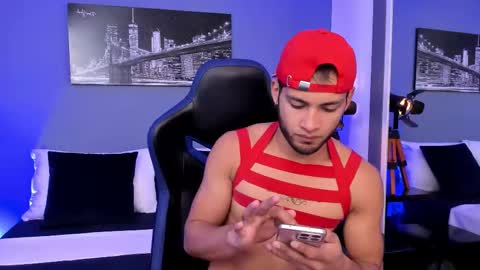 Snapshot of max_conor_ chatting on September 10, 11:43 am Max Conor online show from September 10, 11:43 am