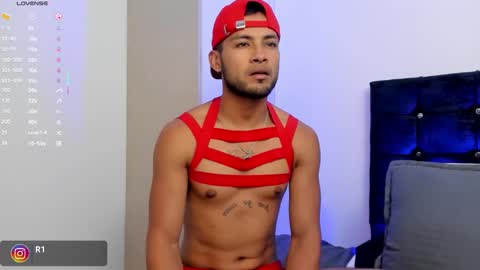 Snapshot of max_conor_ chatting on October 22, 1:00 pm Max Conor online show from October 22, 1:00 pm