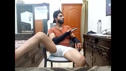 max_crushal online show from May 18, 11:27 am