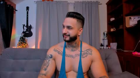 Snapshot of max_dic1 chatting on December 20, 1:22 pm max D. online show from December 20, 1:22 pm