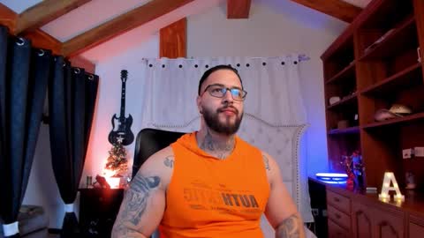 max D. online show from November 30, 11:14 am