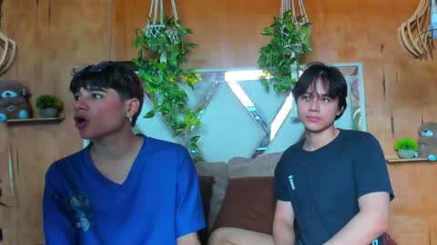 Max online show from April 8, 4:07 pm