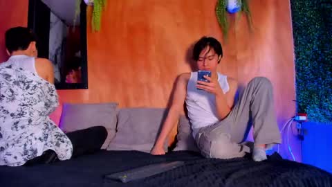 Max online show from April 12, 3:06 pm