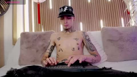 Snapshot of max_hader chatting on February 8, 12:19 pm Max online show from February 8, 12:19 pm