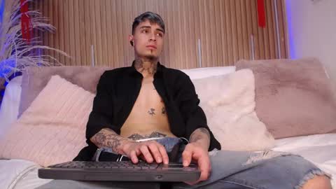 Snapshot of max_hader chatting on February 18, 12:56 pm Max online show from February 18, 12:56 pm