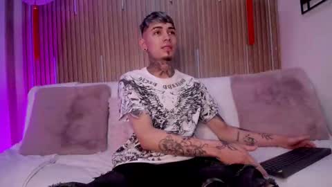 Snapshot of max_hader chatting on February 26, 12:48 pm Max online show from February 26, 12:48 pm