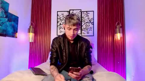 Snapshot of max_hader chatting on March 3, 2:50 am Max online show from March 3, 2:50 am