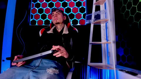 Max online show from March 30, 2:56 am