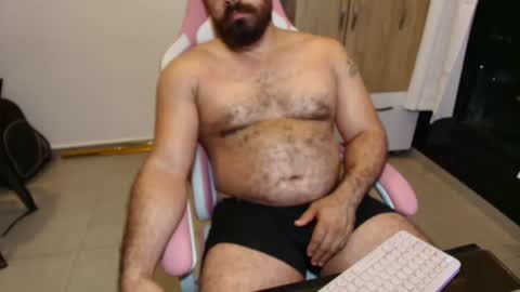 Snapshot of max_love25 chatting on June 14, 2:24 am max_love25 online show from June 14, 2:24 am
