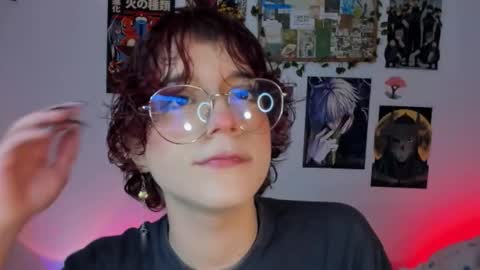 Snapshot of max_lover1 chatting on December 20, 1:45 am Max lover1 online show from December 20, 1:45 am