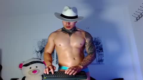 Snapshot of max_mayer chatting on December 12, 11:47 pm Maximo Mayer online show from December 12, 11:47 pm