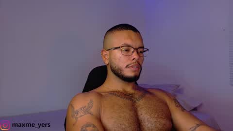 Snapshot of max_meyer chatting on October 11, 4:01 am max_meyer online show from October 11, 4:01 am