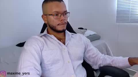 Snapshot of max_meyer chatting on October 25, 7:41 pm max_meyer online show from October 25, 7:41 pm