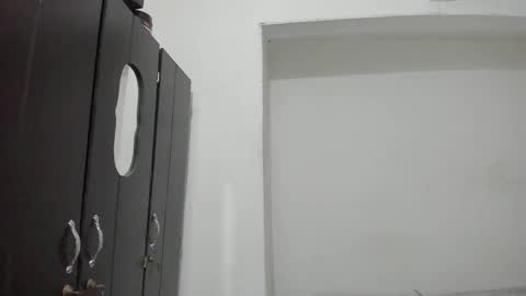 Max online show from April 17, 4:32 pm