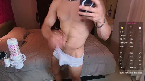 Snapshot of max_russell chatting on December 10, 11:54 am Former Porn Star online show from December 10, 11:54 am