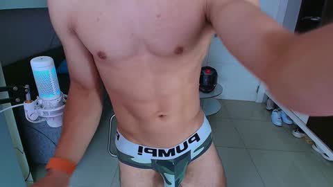 Snapshot of max_russell chatting on February 2, 4:59 am Former Porn Star online show from February 2, 4:59 am