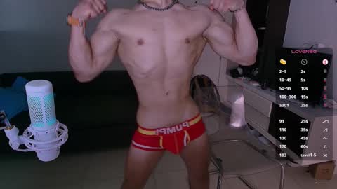 Snapshot of max_russell chatting on February 12, 1:59 pm Former Porn Star online show from February 12, 1:59 pm