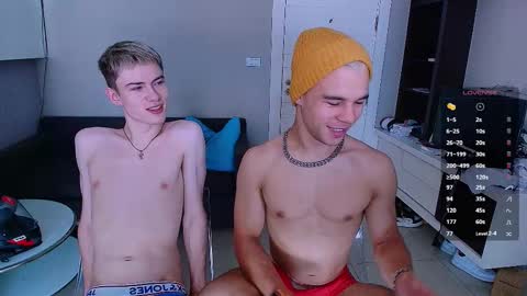 Snapshot of max_russell chatting on February 17, 3:47 am Former Porn Star online show from February 17, 3:47 am