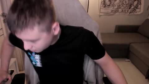 Max online show from December 15, 1:21 am